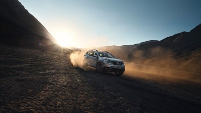 Renault Duster going downhil