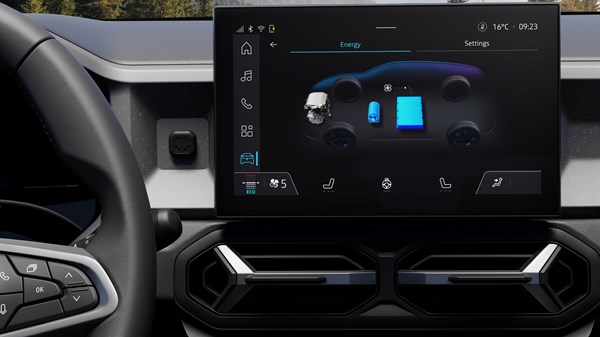Renault Duster - access to full hybrid E‑Tech features 