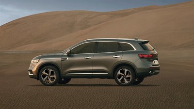 Renault KOLEOS climbing on rocky hill