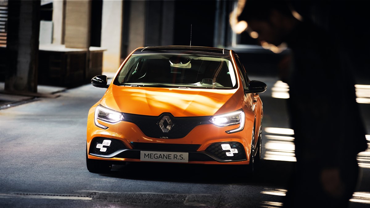 Orange-colored Renault Megane R.S.