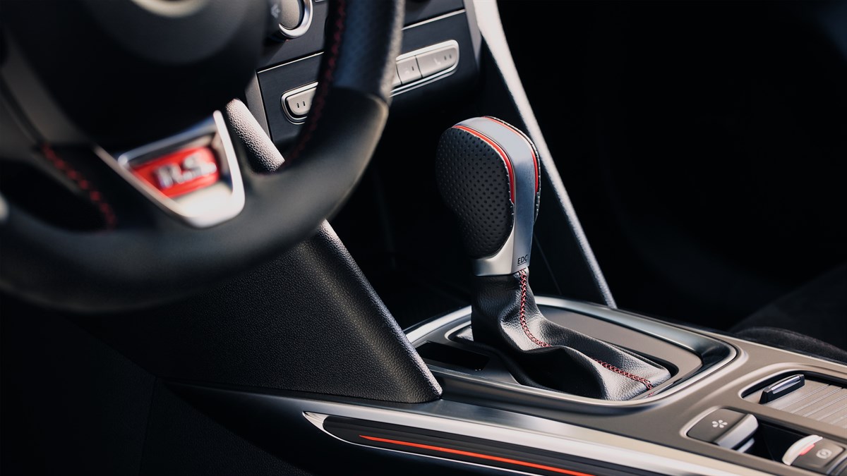Renault Megane R.S. gear knob