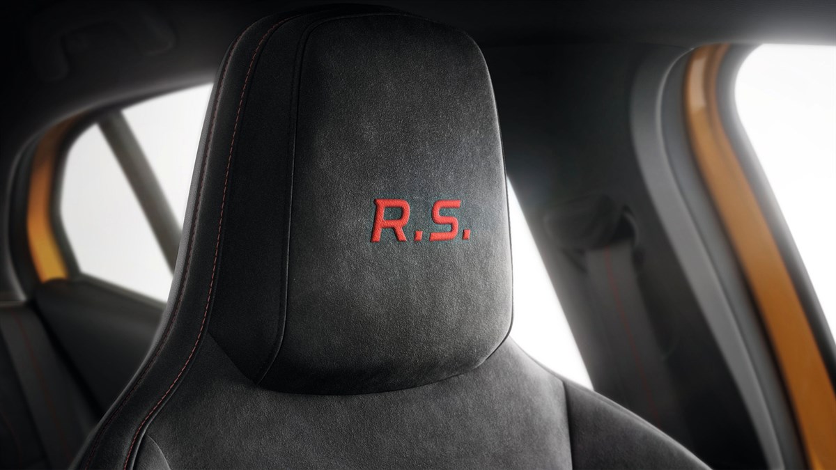 Renault Megane R.S. branding shown on the headrests