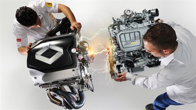 Two experts working on the Renault F1 engine
